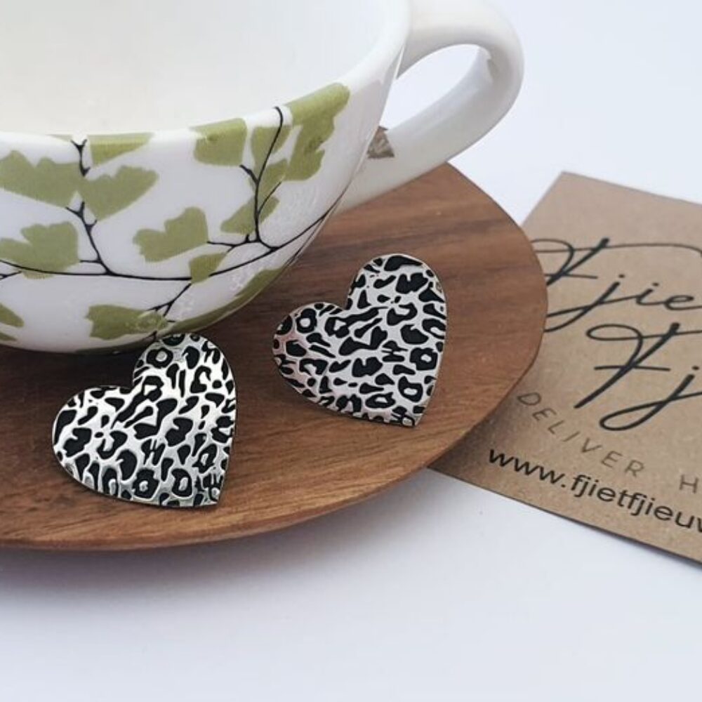 FFSELeopartHeart0001